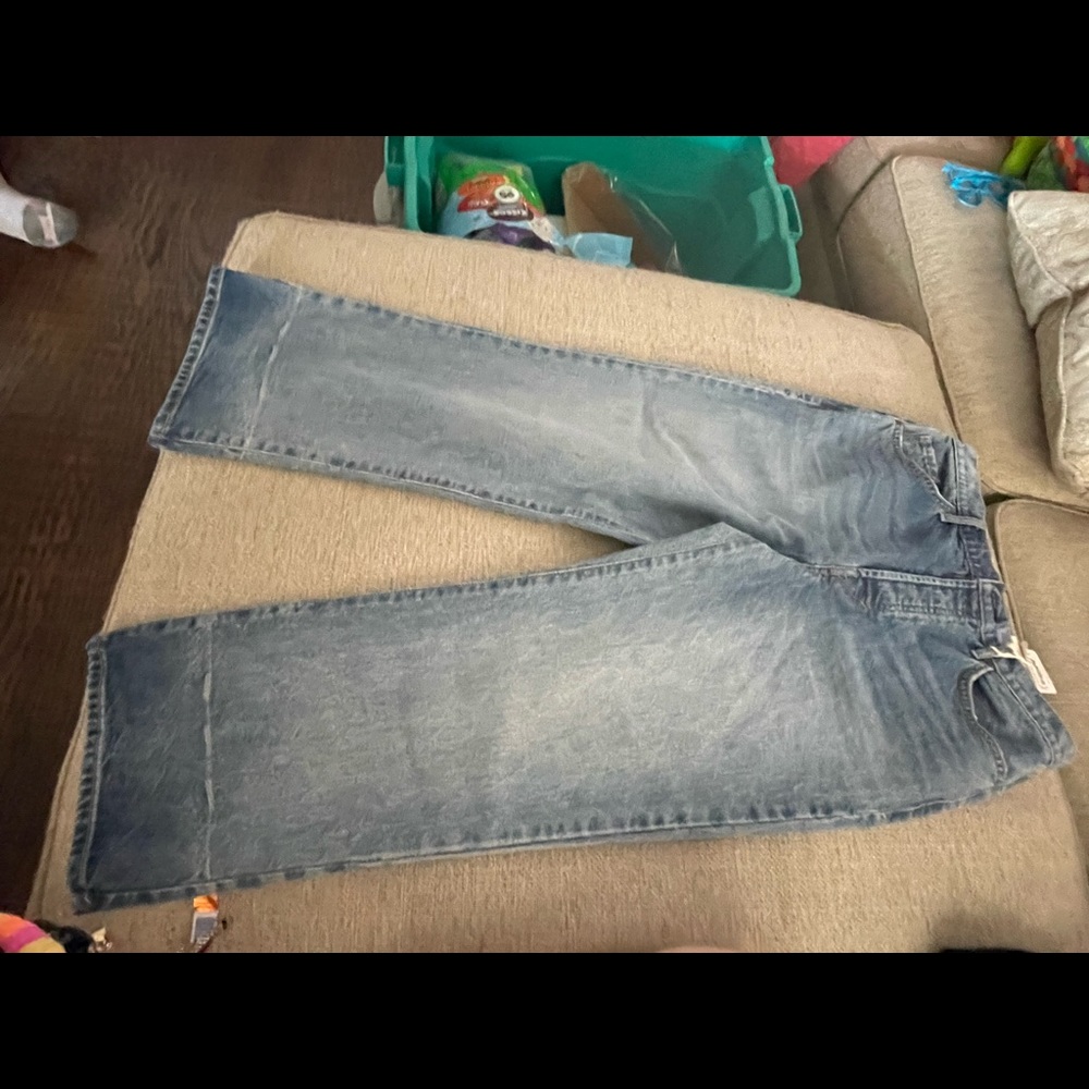 Size 6p. Never worn